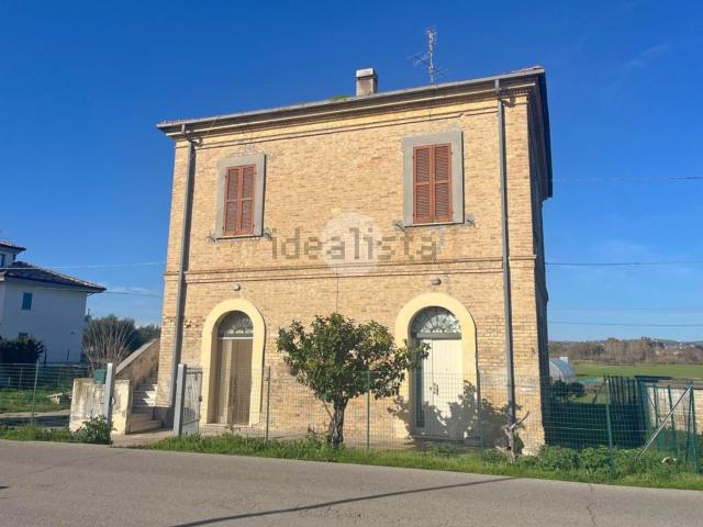 Rustico in vendita a Roseto Degli Abruzzi, Abruzzo