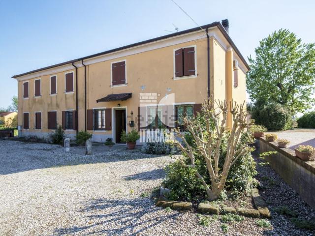 Rustico in vendita a Roverbella, Lombardia