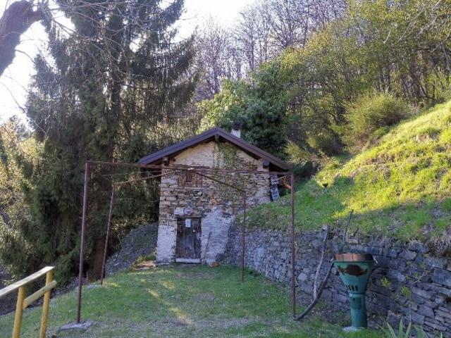 Terreno in vendita a Comunità Montana Valli del Verbano, Maccagno