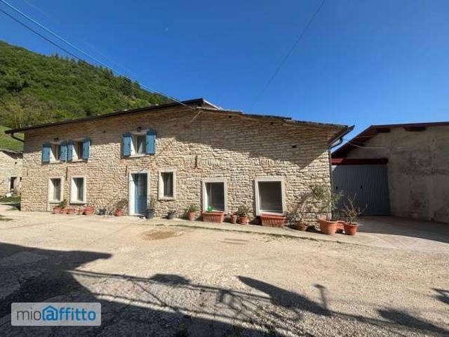 Appartamento in affitto a Negrar, Veneto
