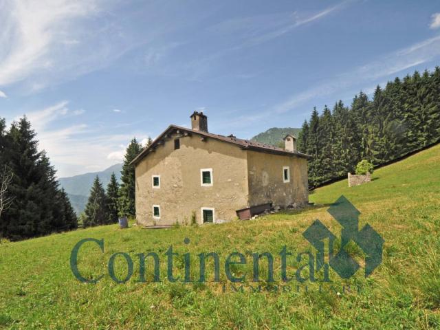 Rustico in vendita a Comunità Montana della Valle Brembana, Mezzoldo