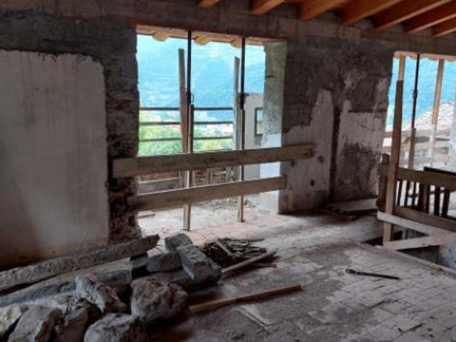 Terreno in vendita a Comunità Montana della Valle Brembana, Zogno