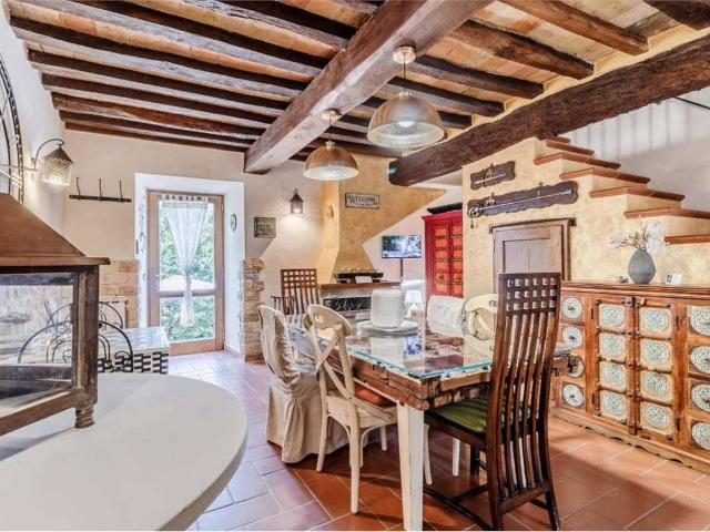 Rustico in affitto a Izzalini, Perugia