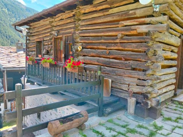 Rustico in affitto a Valtournenche, Pecou