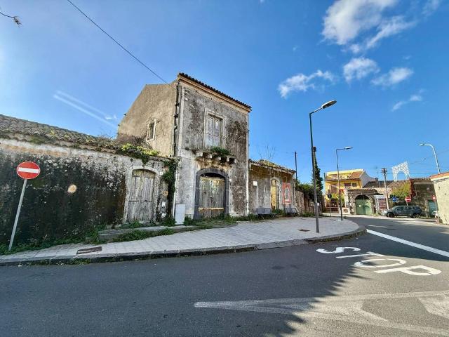 Rustico in vendita a Aci Bonaccorsi, Sicilia