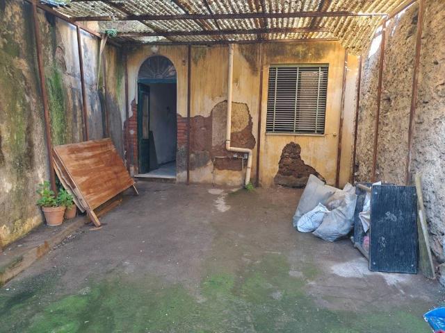 Rustico in vendita a Aci Catena, Sicilia