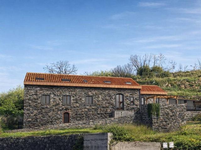 Rustico in vendita a Aci Catena, Sicilia