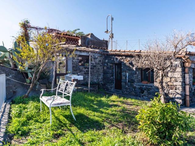 Rustico in vendita a Santa Caterina, Acireale