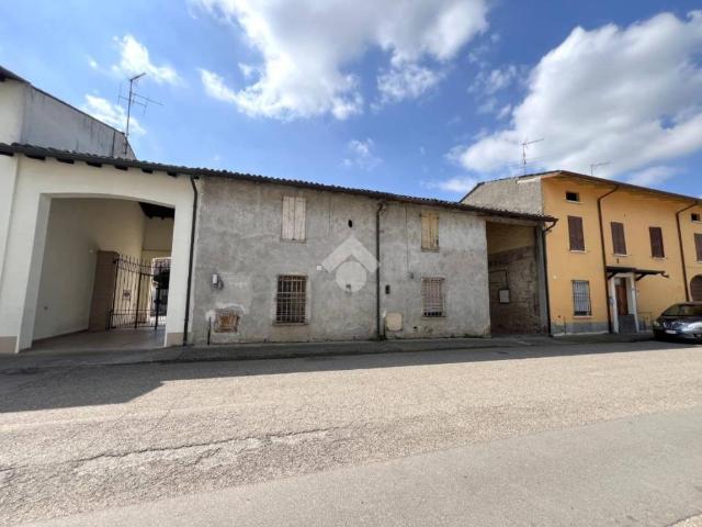 Rustico in vendita a Acquanegra Sul Chiese, Lombardia