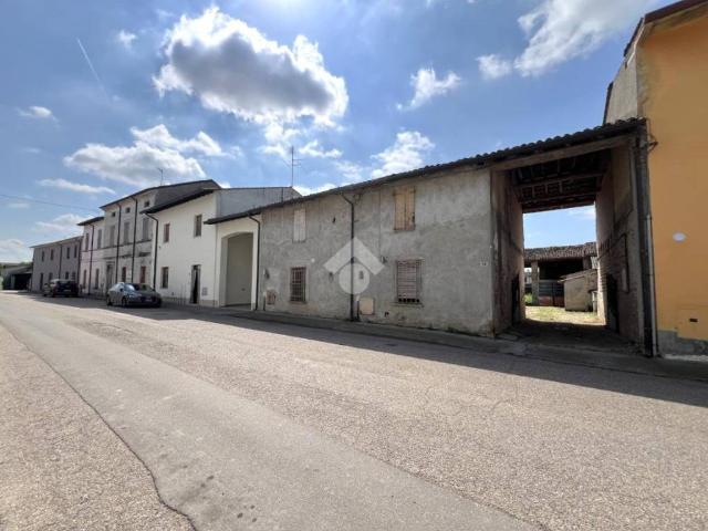 Rustico in vendita a Acquanegra Sul Chiese, Lombardia
