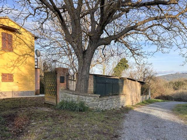 Rustico in vendita a Acquapendente, Lazio
