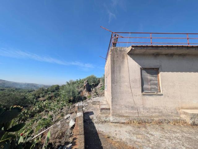 Rustico in vendita a Adrano, Sicilia