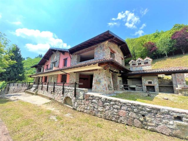 Rustico in vendita a Adrara San Martino, Lombardia