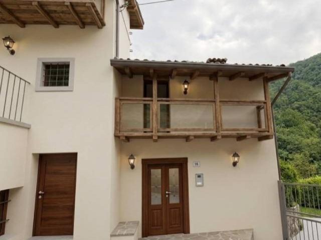 Rustico in vendita a Adrara San Rocco, Lombardia