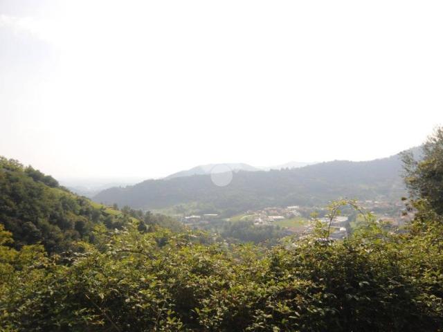 Rustico in vendita a Adrara San Martino, Lombardia