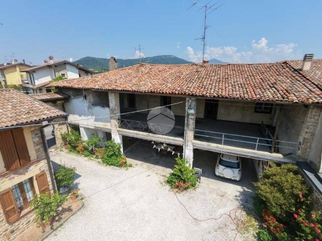 Rustico in vendita a Adro, Lombardia