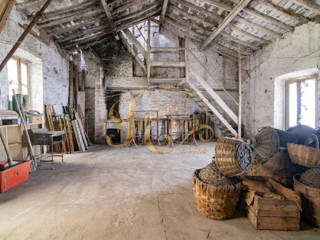 Rustico in vendita a Agazzano, Reggio Emilia