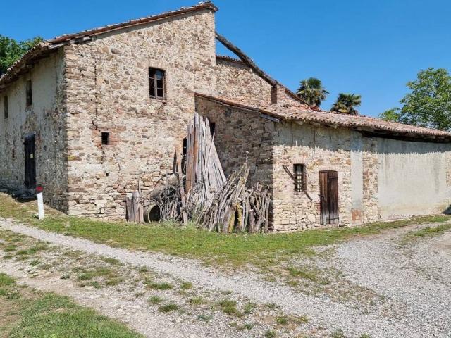 Rustico in vendita a Vezzanino, Piozzano