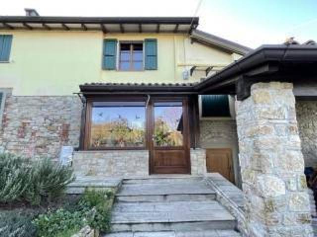 Rustico in vendita a Agazzano, Reggio Emilia
