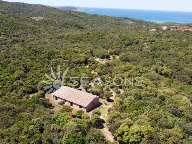 Rustico in vendita a Residenza dell'Aquila, Aglientu