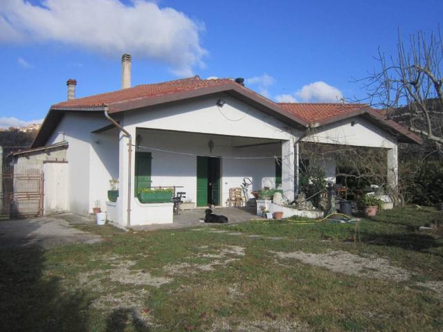 Rustico in vendita a Agnone, Molise