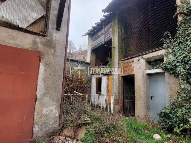 Rustico in vendita a Agrate Brianza, Monza-brianza