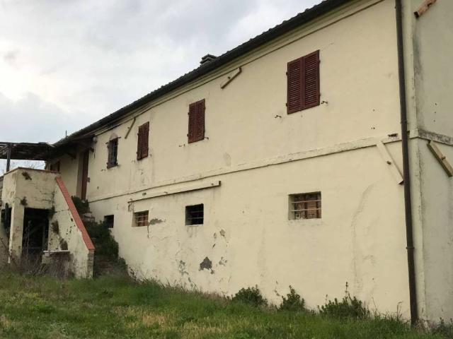 Rustico in vendita a Agugliano, Ancona