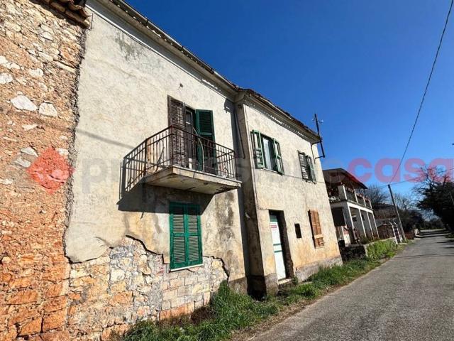 Rustico in vendita a Alatri, Lazio