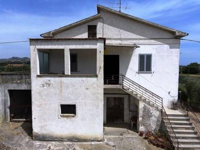 Rustico in vendita a Alba Adriatica, Teramo