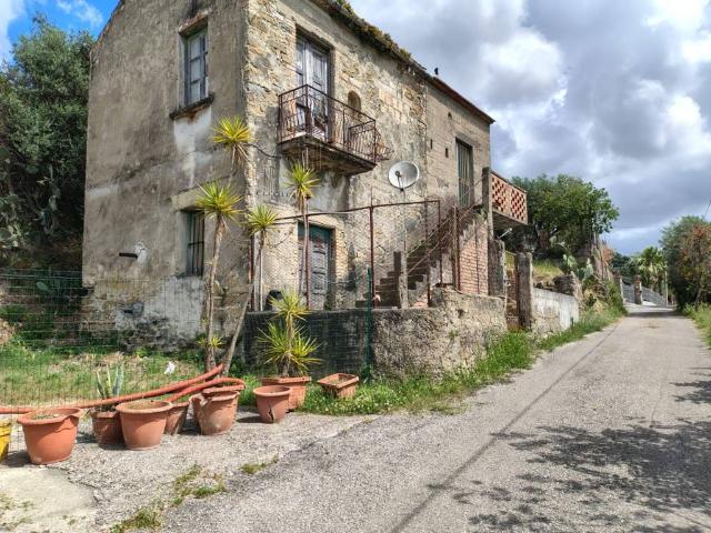 Rustico in vendita a Albanella, Campania