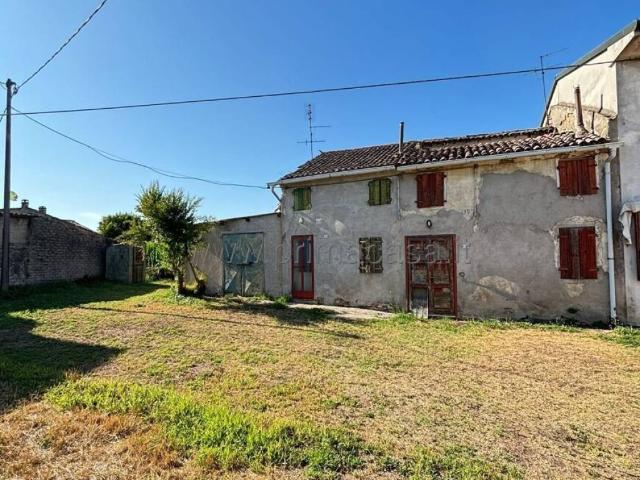 Rustico in vendita a Albaredo D'adige, Veneto