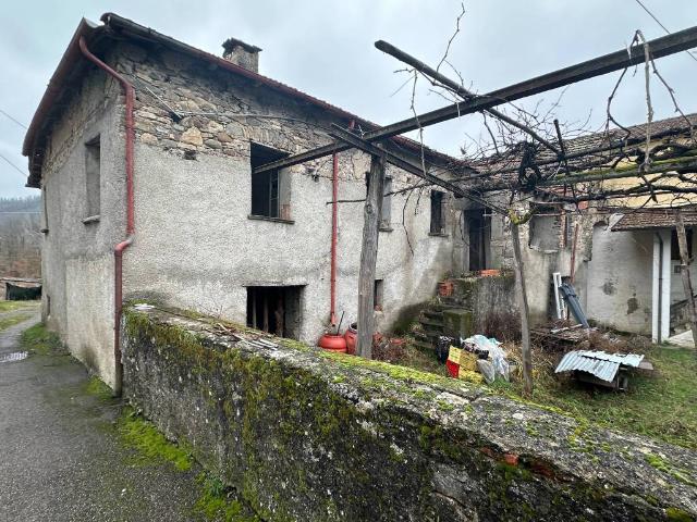 Rustico in vendita a Albareto, Reggio Emilia