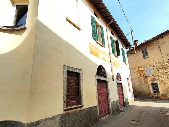 Rustico in vendita a Albese con Cassano, Albese