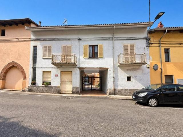 Rustico in vendita a Albiano d'Ivrea, Torino