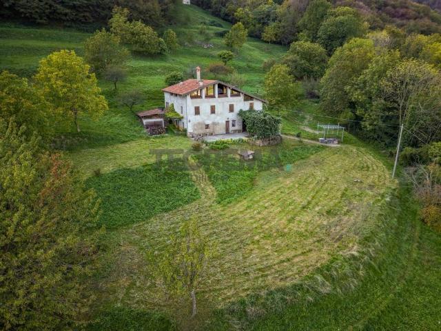 Rustico in vendita a Bondo Petello, Albino
