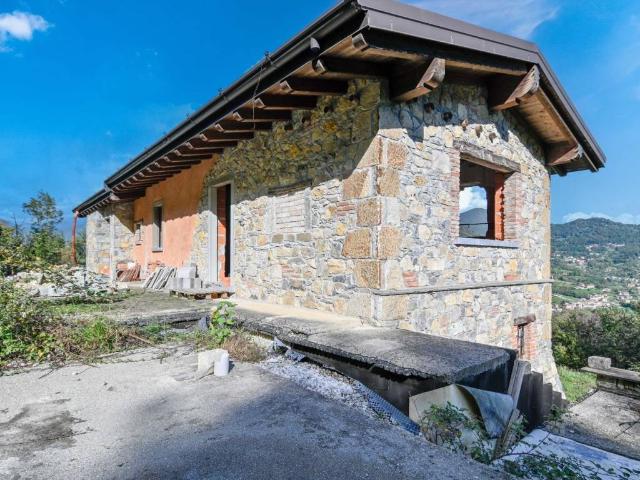 Rustico in vendita a Albino, Lombardia