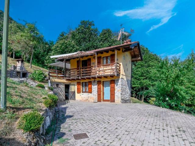 Rustico in vendita a Vall'Alta, Albino