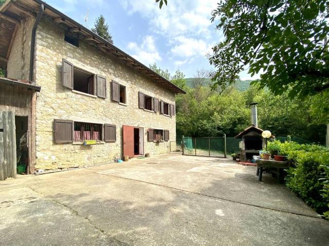 Rustico in vendita a Casale, Albino