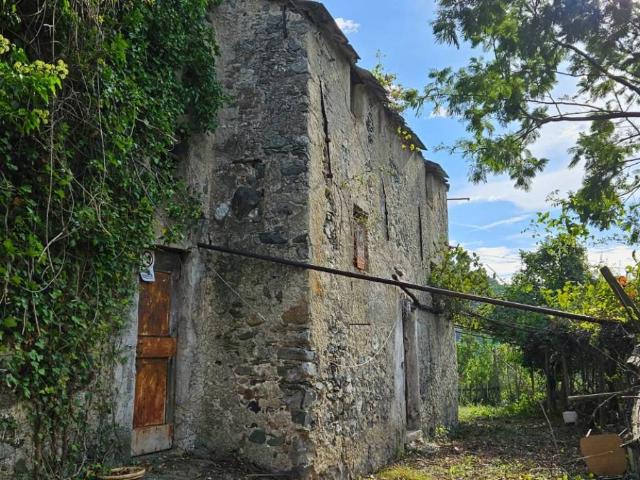 Rustico in vendita a Luceto, Albisola Superiore