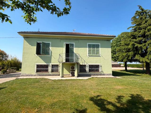 Villa Indipendente in vendita a Piemonte, Alessandria