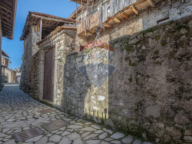 Rustico in vendita a Almenno San Bartolomeo, Lombardia