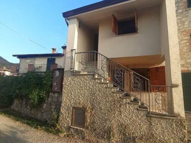 Rustico in vendita a Alta Val Tidone, Caminata