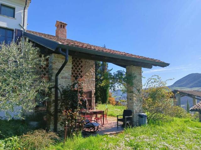 Rustico in vendita a Alta Val Tidone, Nibbiano