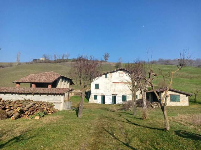 Rustico in vendita a Alta Val Tidone, Nibbiano