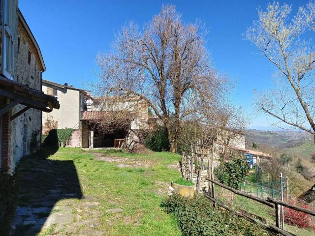 Rustico in vendita a Alta Val Tidone, Nibbiano