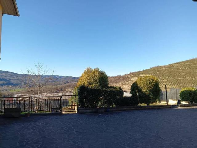 Rustico in vendita a Alta Val Tidone, Genepreto