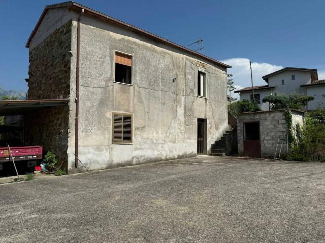 Rustico in vendita a Altavilla Silentina, Campania