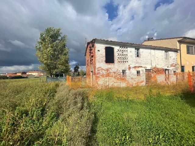 Rustico in vendita a Altopascio, Toscana