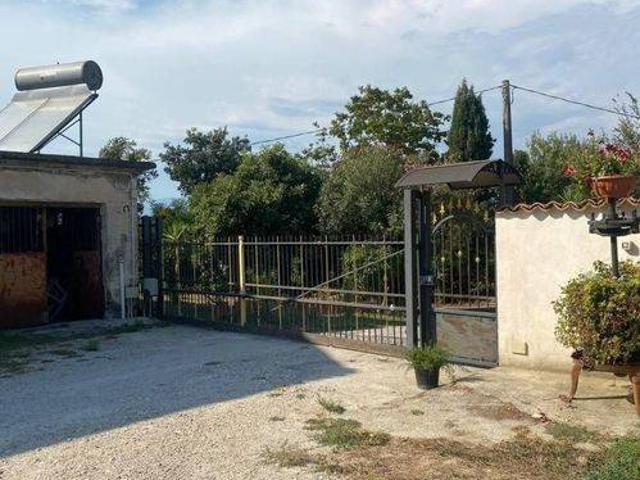 Rustico in vendita a Alvignano, Caserta