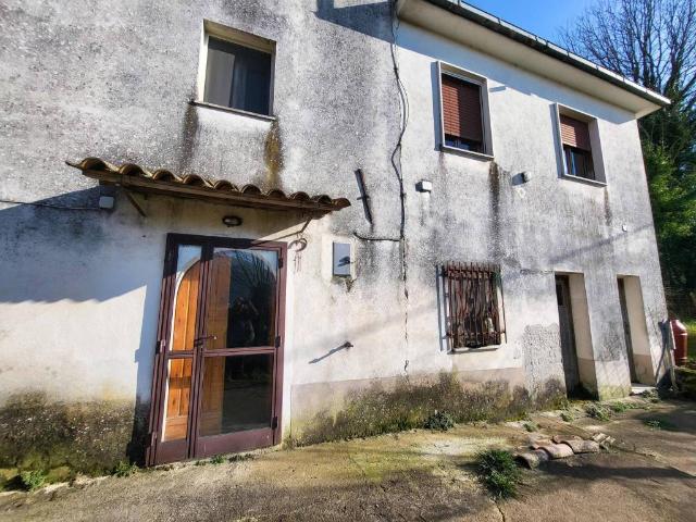 Rustico in vendita a Alvito, Lazio